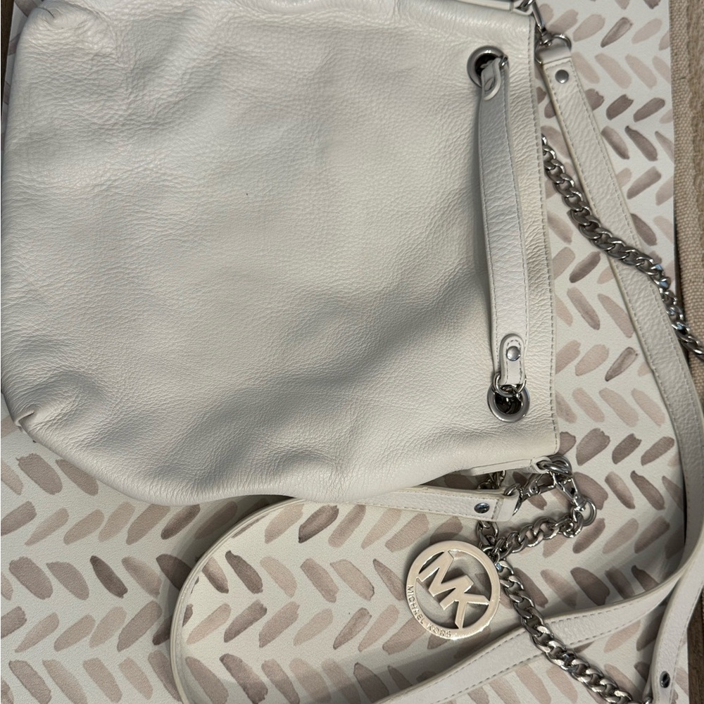 Michael Kors Silver and White Shoulder Bag- Like New